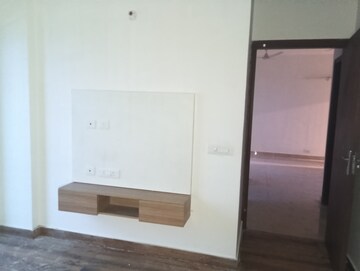 Room in 2 BHK Apartment at Ace Divino, Sector 1 Greater Noida – for Rent