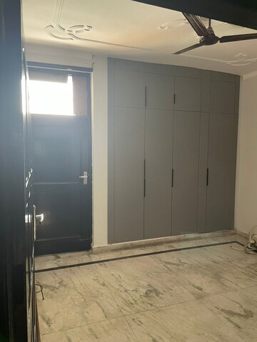 Room in 2 BHK Builder Floor at Sector 47 – for Rent
