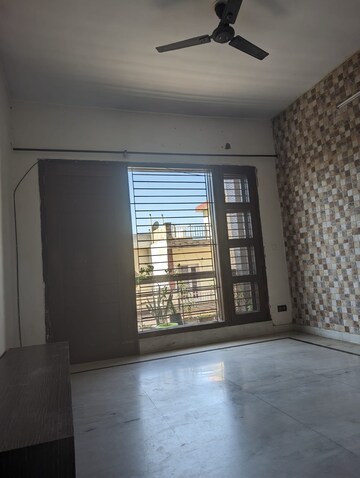 Room in 3 BHK Apartment at Mamta Homes, Lohgarh – for Rent