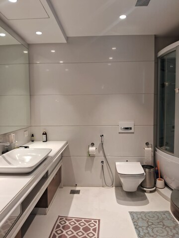 Master Bedroom in 4 BHK Apartment at Dheeraj Equest, Juhu – for Sale