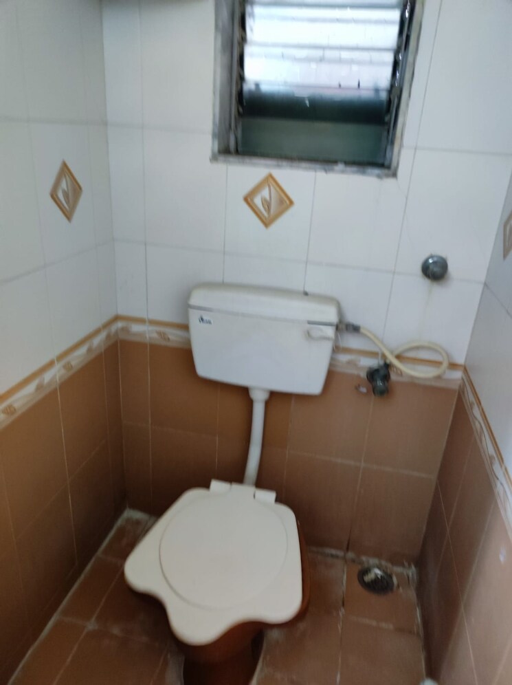 Bathroom, surya-prabha-apartment 2 Bedroom 850 Sq.Ft. Apartment In Kharghar Navi Mumbai 8901100