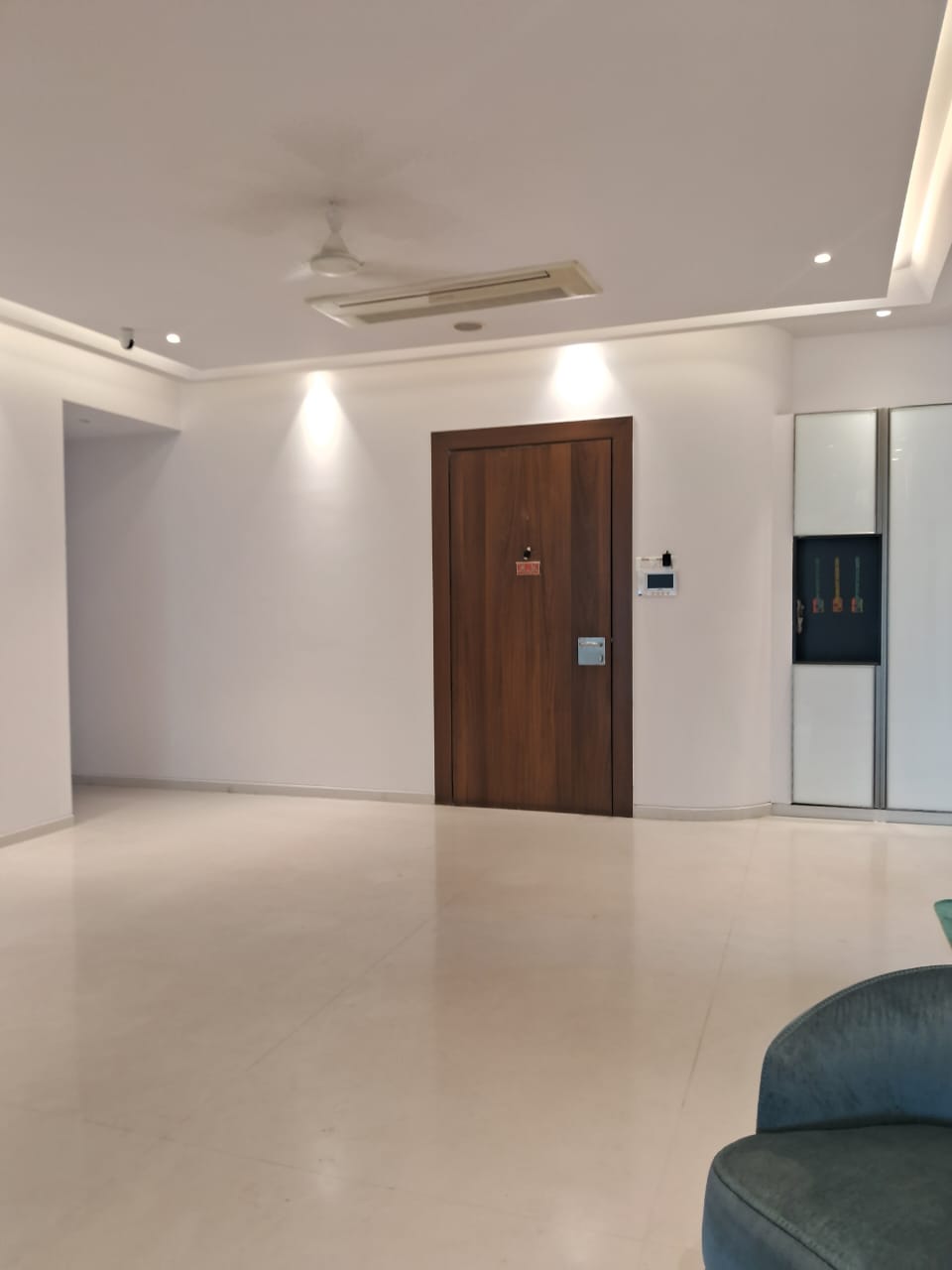 5 BHK + Servant Room Apartment For Rent in Karmyog Apartment