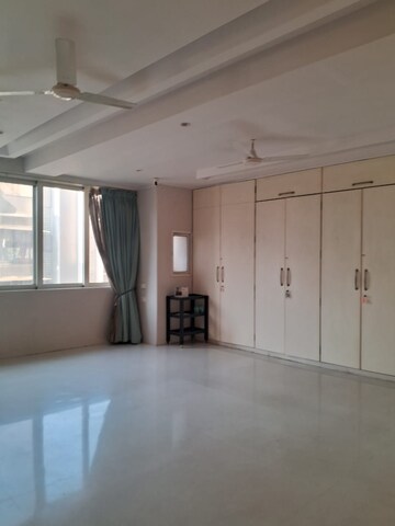 Living Room in 5 BHK Apartment at Karmyog Apartment, Juhu – for Rent