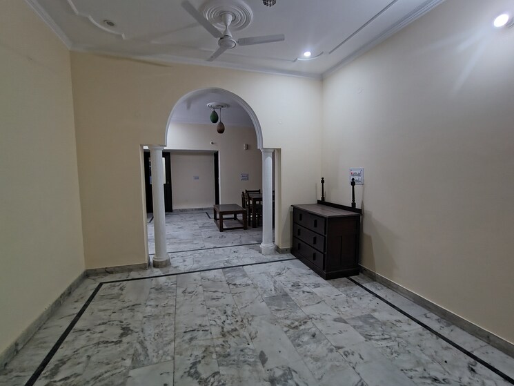 Bathroom, sector 10a 3 Bedroom 250 Sq.Yd. Builder Floor In Sector 10a Gurgaon 8901199