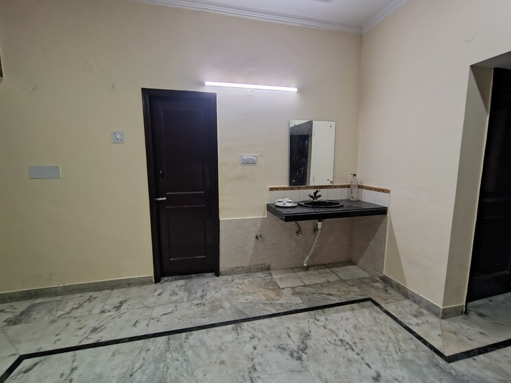 Kitchen, sector 10a 3 Bedroom 250 Sq.Yd. Builder Floor In Sector 10a Gurgaon 8901199