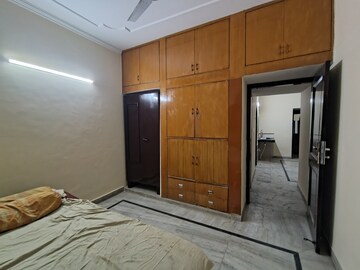 Room in 3 BHK Builder Floor at Sector 10a – for Rent