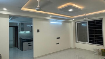 Room in 2 BHK Apartment at Lake View Apartments Powai, Powai – for Rent
