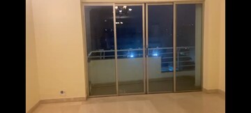 Bathroom in 4 BHK Apartment at DLF The Belaire, Sector 54 – for Rent