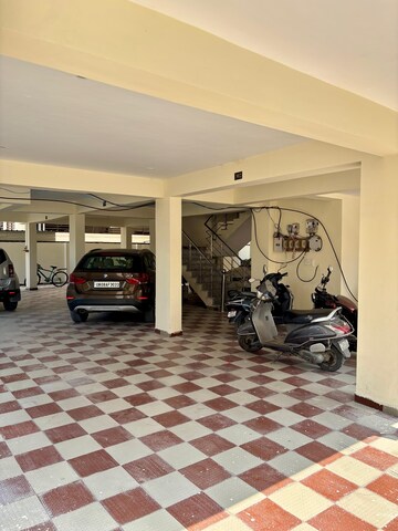 Parking in 3 BHK Apartment at Canal Road – for Rent