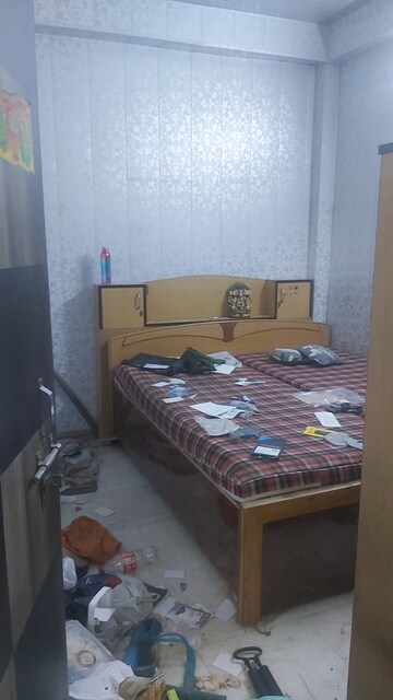 Furnished Amenities in 2.5 BHK Builder Floor at Mayur Vihar – for Rent