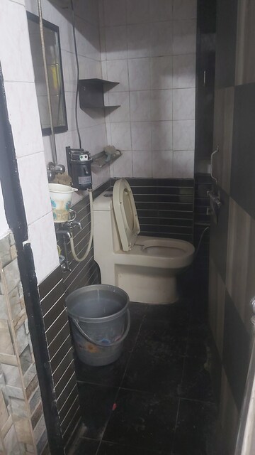 Living Room in 2.5 BHK Builder Floor at Mayur Vihar – for Rent