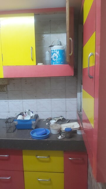 Bathroom in 2.5 BHK Builder Floor at Mayur Vihar – for Rent