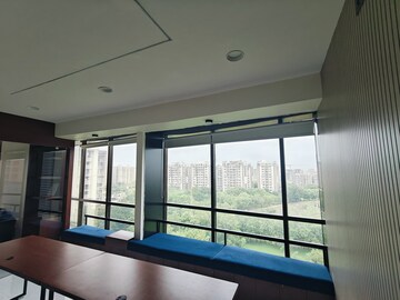 Team Area in  Co-working Space at Vaishnodevi Circle – for Rent