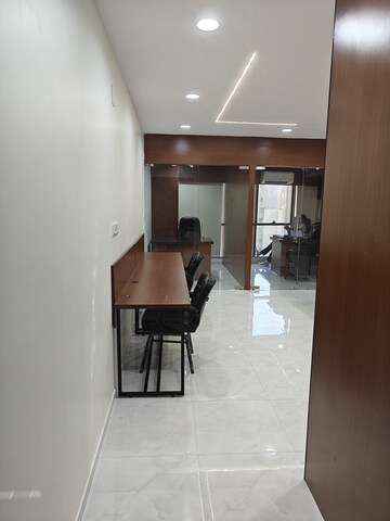 Team Area in  Co-working Space at Vaishnodevi Circle – for Rent