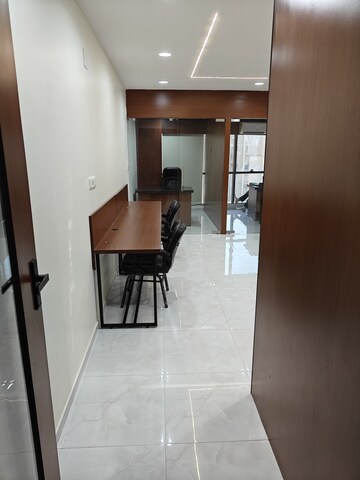 Team Area in  Co-working Space at Vaishnodevi Circle – for Rent