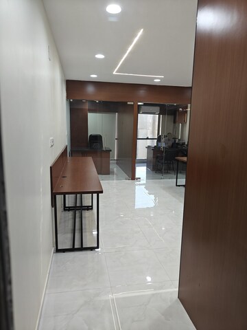  Co-working Space For Rent in Vaishnodevi Circle
