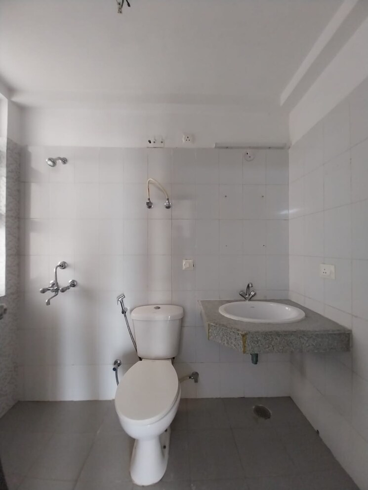 Bathroom, puri-pranayam 3 Bedroom 1874 Sq.Ft. Apartment In Sector 82 Faridabad 8901410
