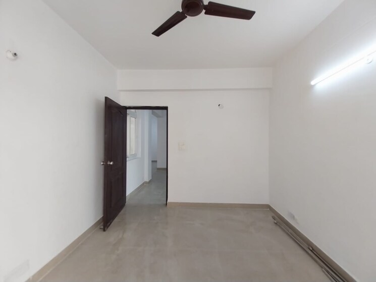 Room, puri-pranayam 3 Bedroom 1874 Sq.Ft. Apartment In Sector 82 Faridabad 8901410