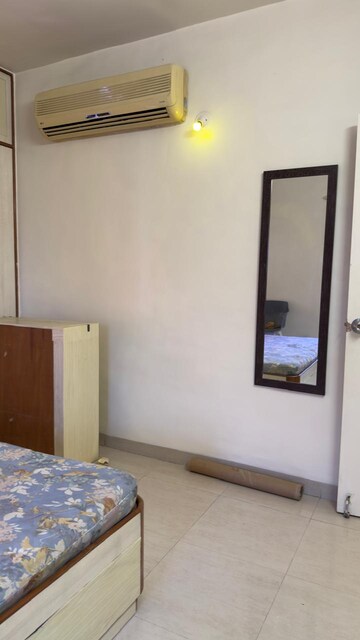 Room in 2 BHK Apartment at Koregaon Park Annexe – for Rent