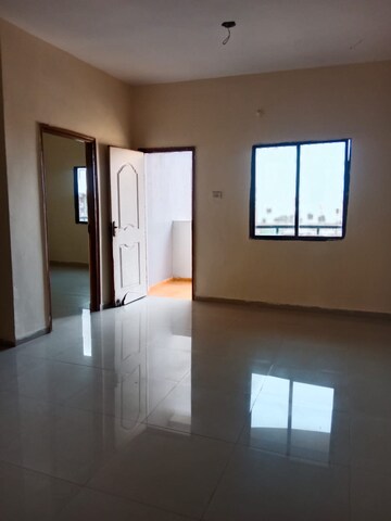 Room in 3 BHK Apartment at Pachpedi Naka – for Sale