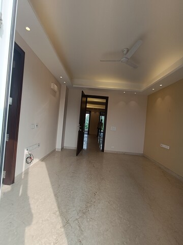Room in 4 BHK Builder Floor at Palam Vihar Residents Association, Palam Vihar – for Rent