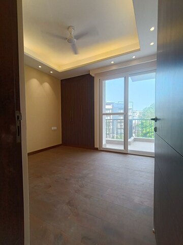 Room in 4 BHK Builder Floor at Palam Vihar Residents Association, Palam Vihar – for Rent