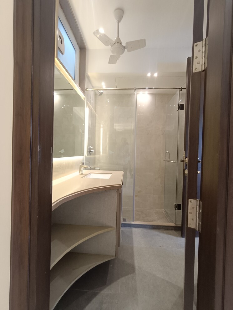 Bathroom, palam-vihar-residents-association 4 Bedroom 2700 Sq.Ft. Builder Floor In Palam Vihar Gurgaon 8901448