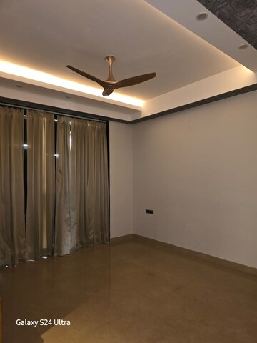 Room in 4 BHK Builder Floor at Palam Vihar Residents Association, Palam Vihar – for Rent