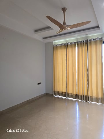 Room in 4 BHK Builder Floor at Palam Vihar Residents Association, Palam Vihar – for Rent