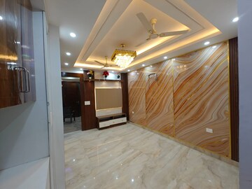 Bedroom in 2 BHK Builder Floor at Sector 73 – for Rent