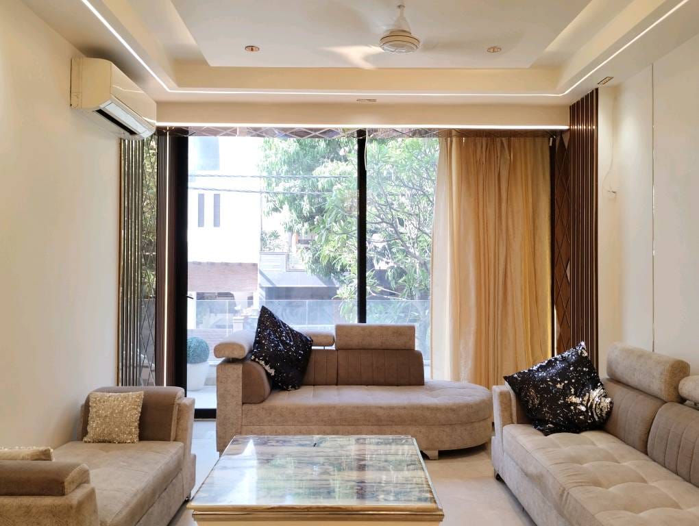 3 BHK + Servant Room Builder Floor For Rent in Geetanjali Enclave