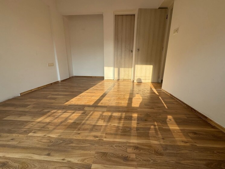 Room, dadar east 1.5 Bedroom 470 Sq.Ft. Apartment In Dadar East Mumbai 8901531