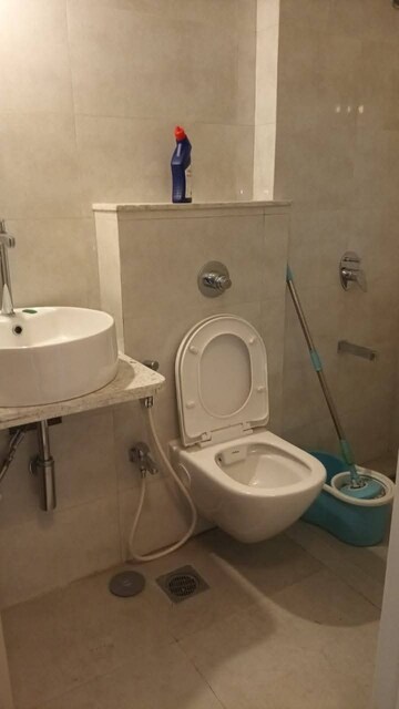 Bathroom in 1.5 BHK Apartment at Dadar East – for Rent