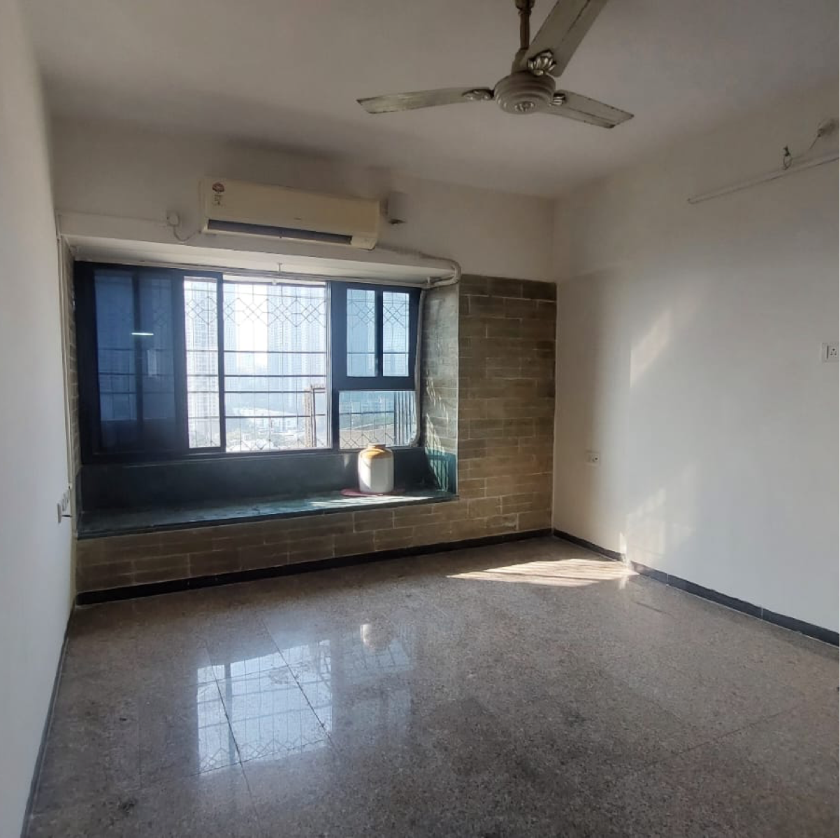 1 BHK + Pooja Room 434 Sq.Ft. Apartment in Royal Crystal Wing B