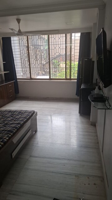 Bedroom in Studio Apartment at Premalaya Apartment, Bandra West – for Rent