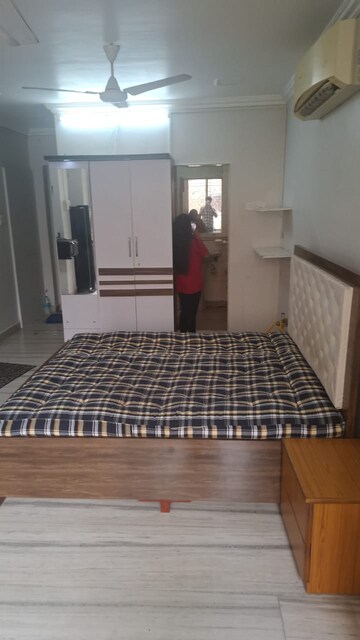Bedroom in Studio Apartment at Premalaya Apartment, Bandra West – for Rent