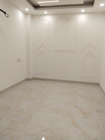 Room in 2 BHK Builder Floor at Govindpuri – for Rent