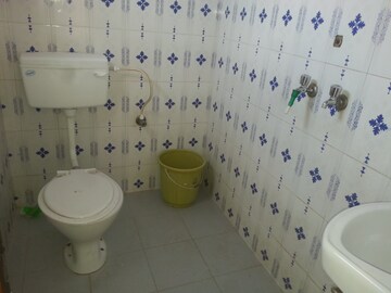 Bathroom in 1 RK Independent House at Rt Nagar – for Rent