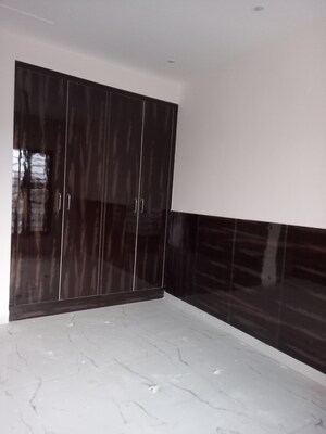 Room in 2 BHK Apartment at Sector 123 – for Sale
