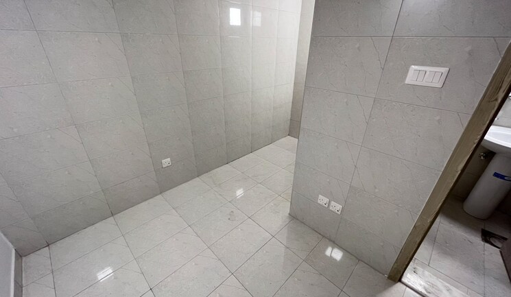 Bathroom, kanakia-hollywood 2 Bedroom 728 Sq.Ft. Apartment In Versova Mumbai 8901646