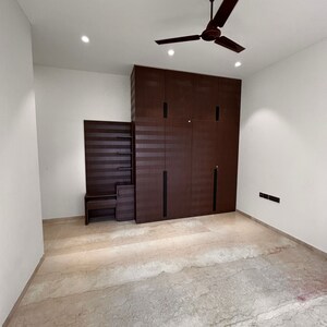 Room in 4 BHK Apartment at Indiabulls Enigma, Vishnu Garden – for Sale