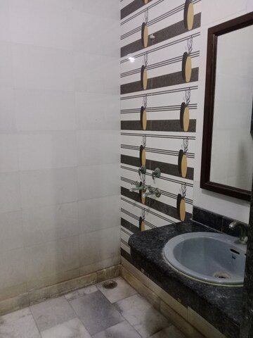 Staircase in 2 BHK Builder Floor at Sector 37 – for Rent