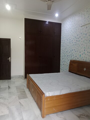 Bedroom in 2 BHK Builder Floor at Sector 37 – for Rent