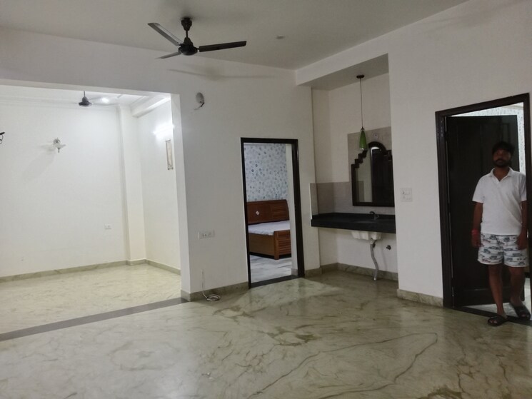 Room, sector 37 2 Bedroom 1800 Sq.Ft. Builder Floor In Sector 37 Faridabad 8901706