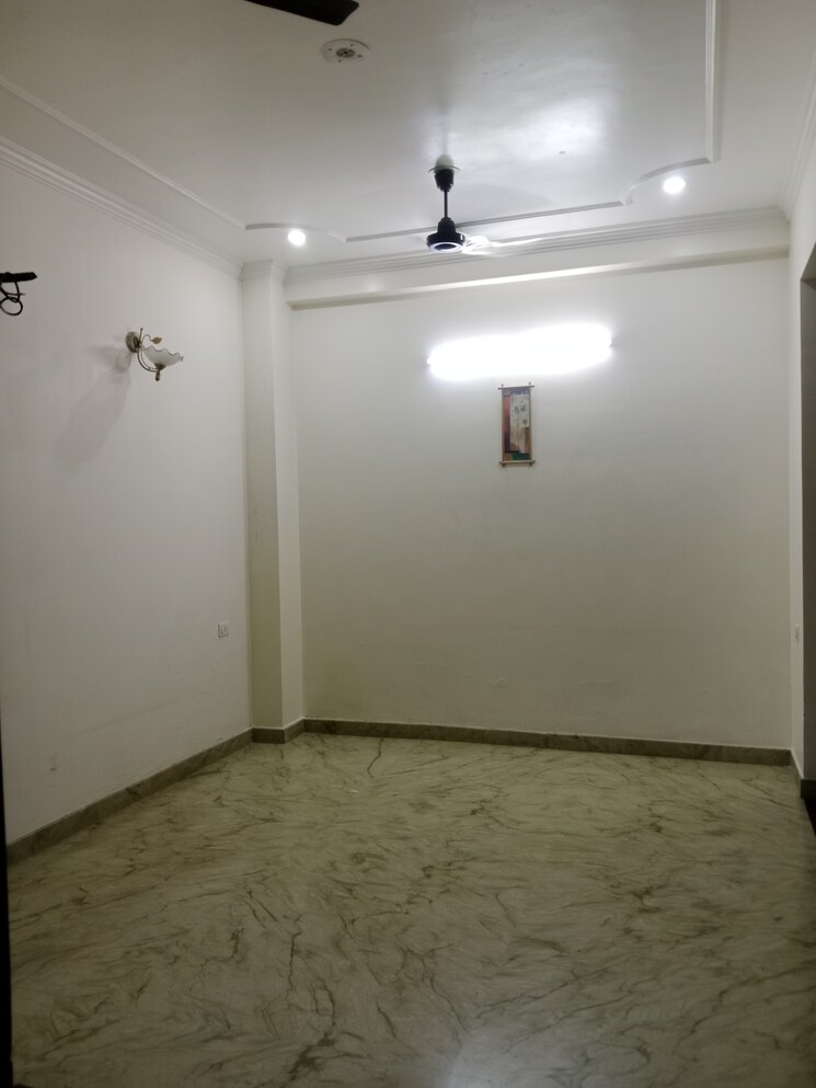 Room, sector 37 2 Bedroom 1800 Sq.Ft. Builder Floor In Sector 37 Faridabad 8901706