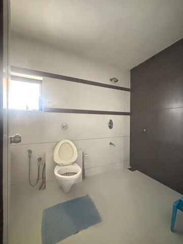 Bathroom in 4 BHK Penthouse at Alkapuri – for Sale