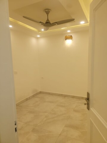 Room in 3 BHK Builder Floor at Greater Kailash I – for Sale