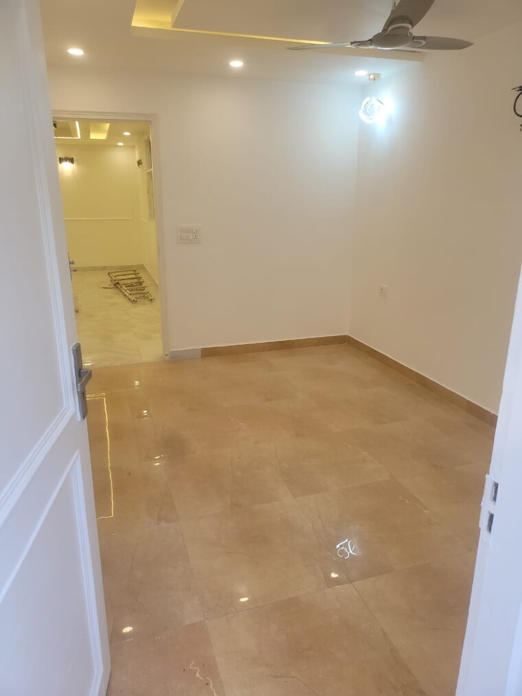 Room, greater kailash i 3 Bedroom 1800 Sq.Ft. Builder Floor In Greater Kailash I Delhi 8901739