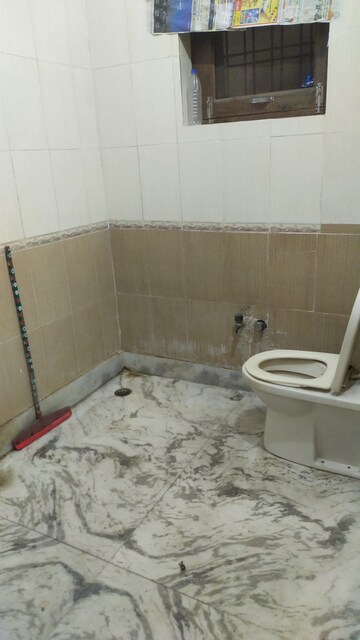 Bathroom in 1 RK Independent House at Sector 16 – for Rent