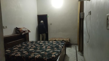 1 RK Independent House For Rent in Sector 16